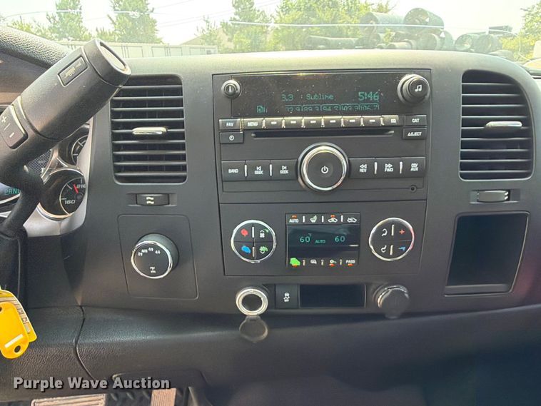 image for item EX2584 2013 Chevrolet Silverado 1500 Crew Cab pickup truck