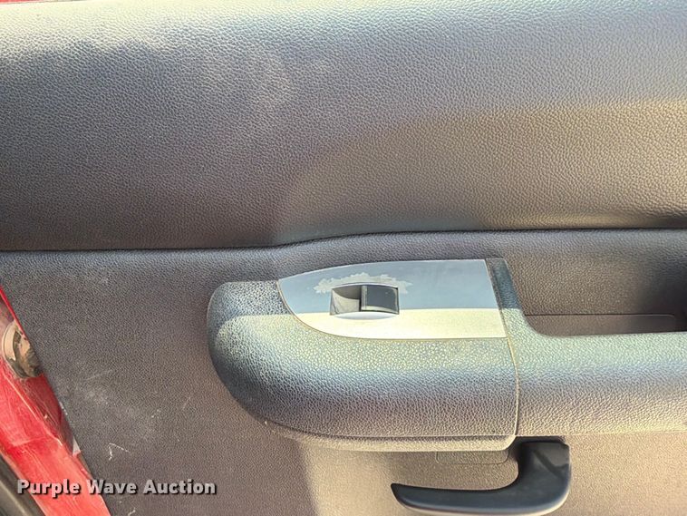 image for item EX2584 2013 Chevrolet Silverado 1500 Crew Cab pickup truck