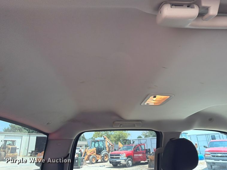 image for item EX2584 2013 Chevrolet Silverado 1500 Crew Cab pickup truck