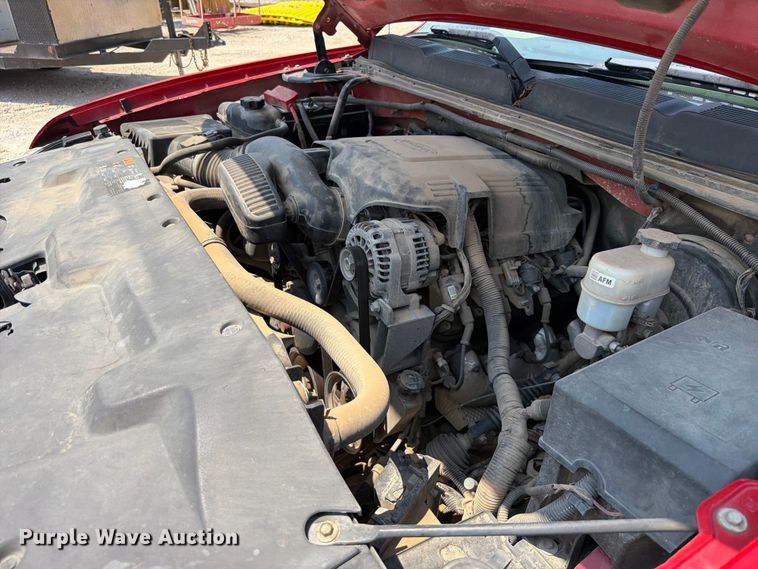 image for item EX2584 2013 Chevrolet Silverado 1500 Crew Cab pickup truck