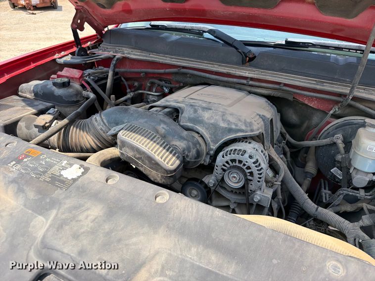 image for item EX2584 2013 Chevrolet Silverado 1500 Crew Cab pickup truck