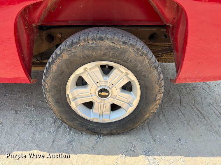 image for item EX2584 2013 Chevrolet Silverado 1500 Crew Cab pickup truck