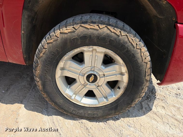 image for item EX2584 2013 Chevrolet Silverado 1500 Crew Cab pickup truck