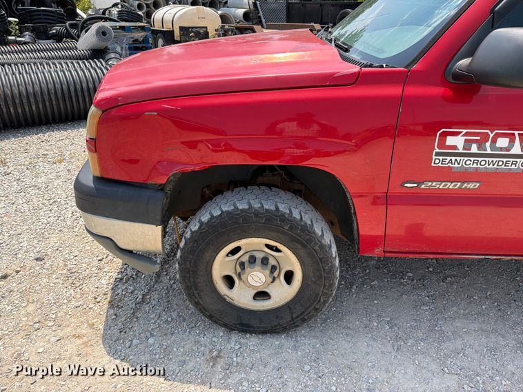 image for item EX2586 2005 Chevrolet Silverado 2500HD pickup truck