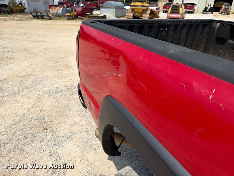 image for item EX2586 2005 Chevrolet Silverado 2500HD pickup truck