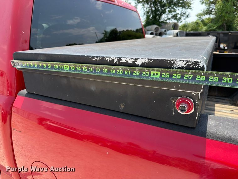 image for item EX2586 2005 Chevrolet Silverado 2500HD pickup truck