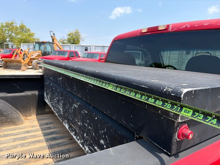 image for item EX2586 2005 Chevrolet Silverado 2500HD pickup truck