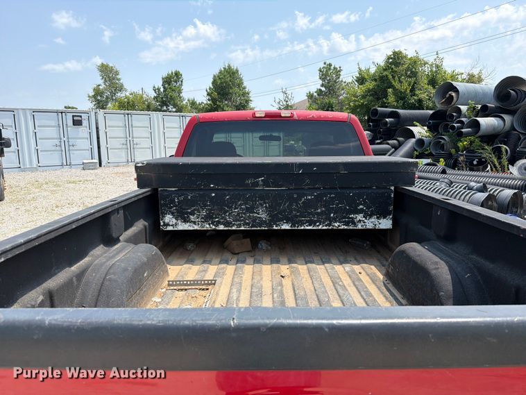 image for item EX2586 2005 Chevrolet Silverado 2500HD pickup truck