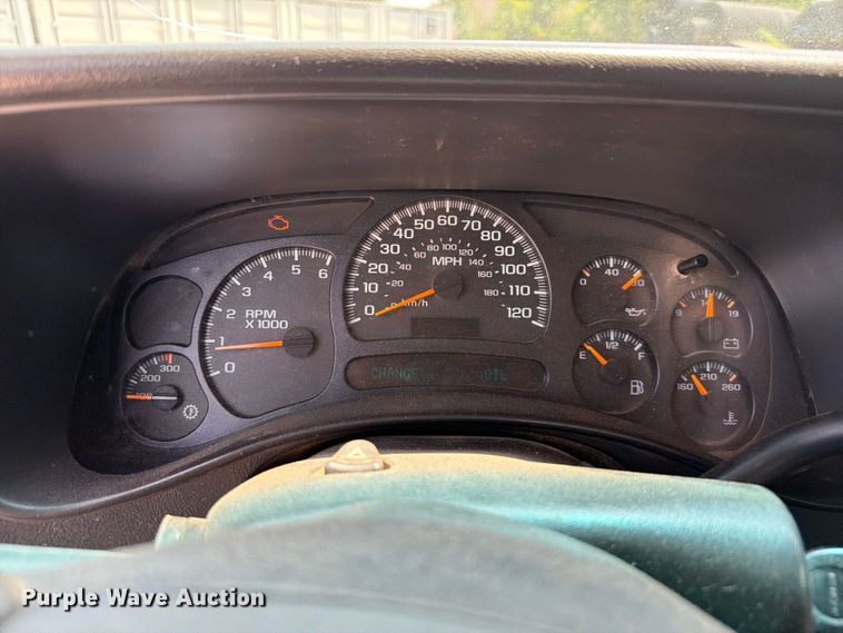 image for item EX2586 2005 Chevrolet Silverado 2500HD pickup truck