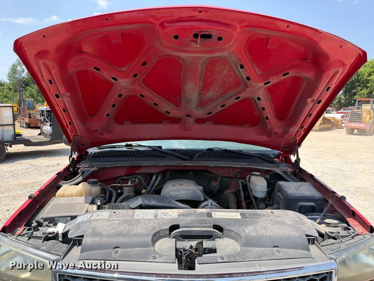 image for item EX2586 2005 Chevrolet Silverado 2500HD pickup truck