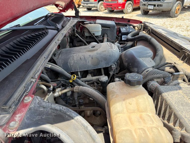 image for item EX2586 2005 Chevrolet Silverado 2500HD pickup truck