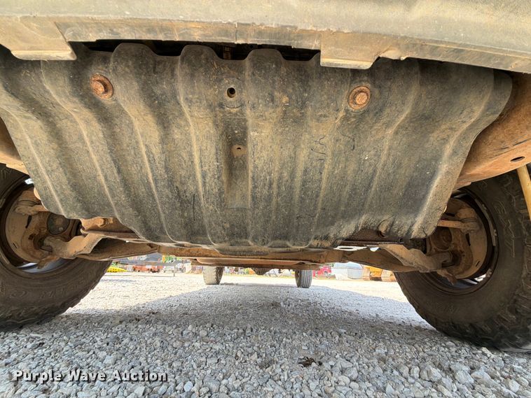 image for item EX2586 2005 Chevrolet Silverado 2500HD pickup truck