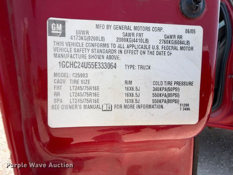 image for item EX2586 2005 Chevrolet Silverado 2500HD pickup truck