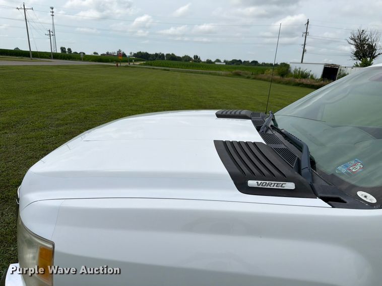 image for item EX4562 2010 Chevrolet Silverado 3500HD utility bed pickup truck