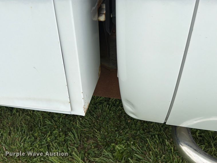 image for item EX4562 2010 Chevrolet Silverado 3500HD utility bed pickup truck