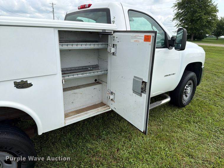 image for item EX4562 2010 Chevrolet Silverado 3500HD utility bed pickup truck