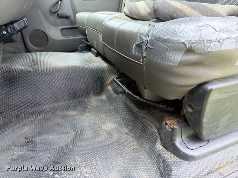 image for item EX4562 2010 Chevrolet Silverado 3500HD utility bed pickup truck