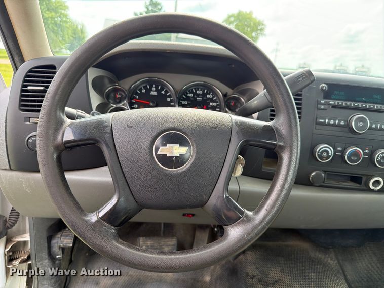 image for item EX4562 2010 Chevrolet Silverado 3500HD utility bed pickup truck