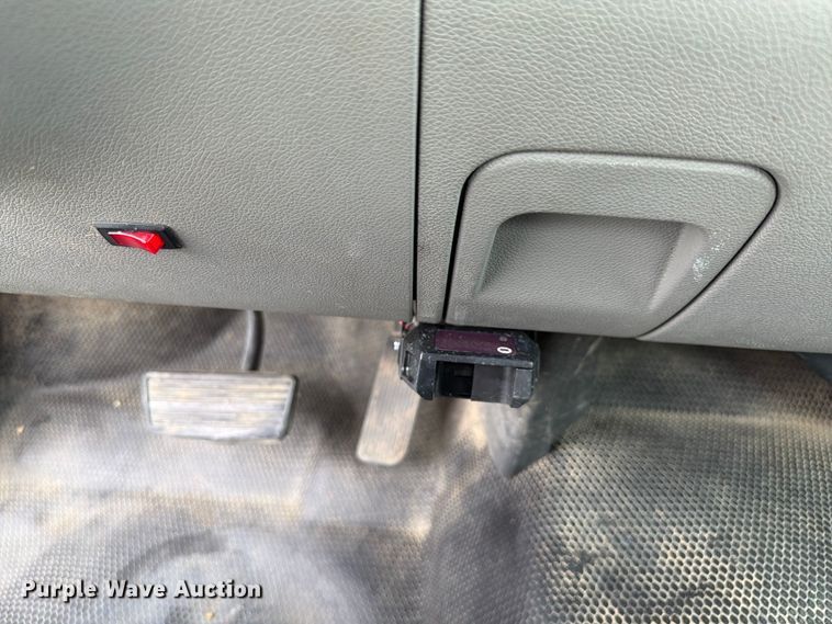 image for item EX4562 2010 Chevrolet Silverado 3500HD utility bed pickup truck