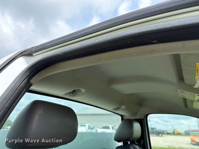 image for item EX4562 2010 Chevrolet Silverado 3500HD utility bed pickup truck