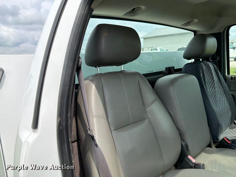 image for item EX4562 2010 Chevrolet Silverado 3500HD utility bed pickup truck
