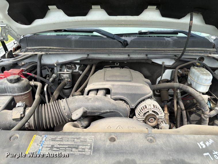 image for item EX4562 2010 Chevrolet Silverado 3500HD utility bed pickup truck