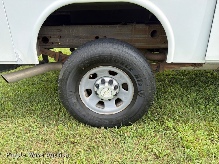 image for item EX4562 2010 Chevrolet Silverado 3500HD utility bed pickup truck