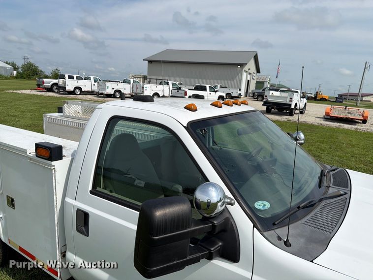 image for item EX4563 2008 Ford F350 Super Duty utility bed pickup truck