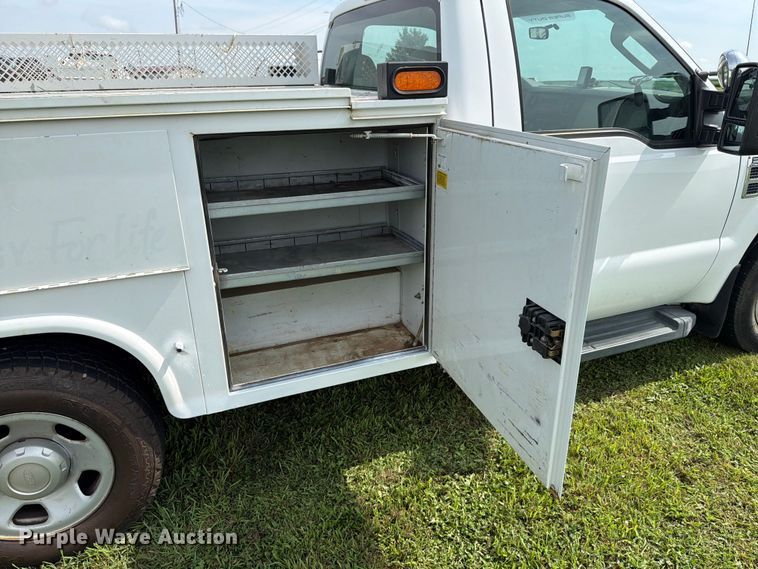 image for item EX4563 2008 Ford F350 Super Duty utility bed pickup truck