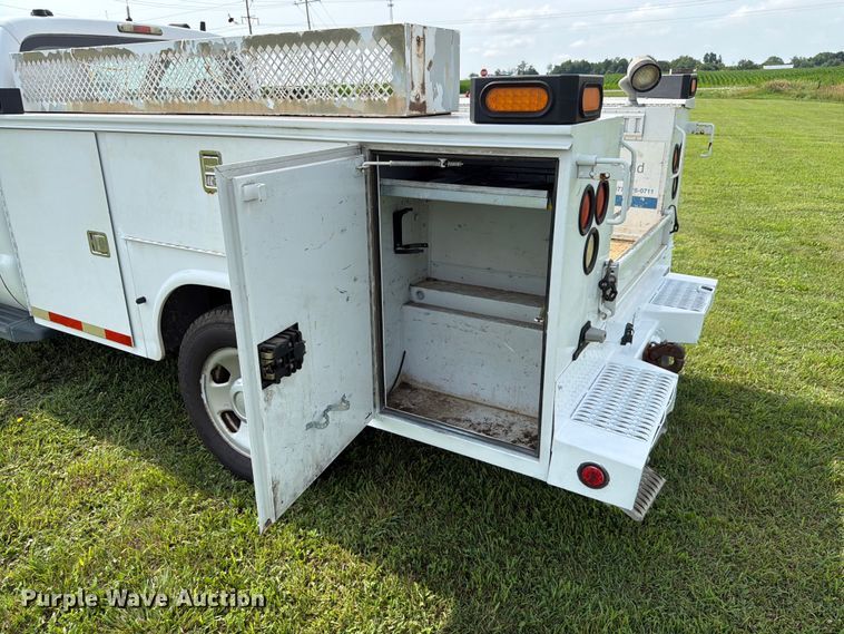 image for item EX4563 2008 Ford F350 Super Duty utility bed pickup truck