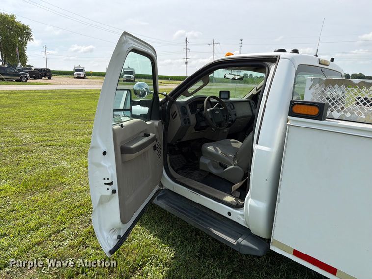 image for item EX4563 2008 Ford F350 Super Duty utility bed pickup truck