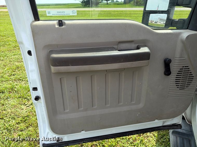 image for item EX4563 2008 Ford F350 Super Duty utility bed pickup truck