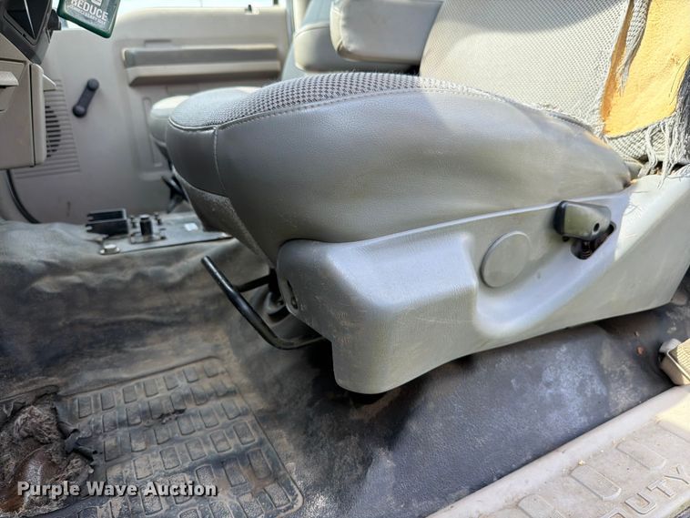 image for item EX4563 2008 Ford F350 Super Duty utility bed pickup truck