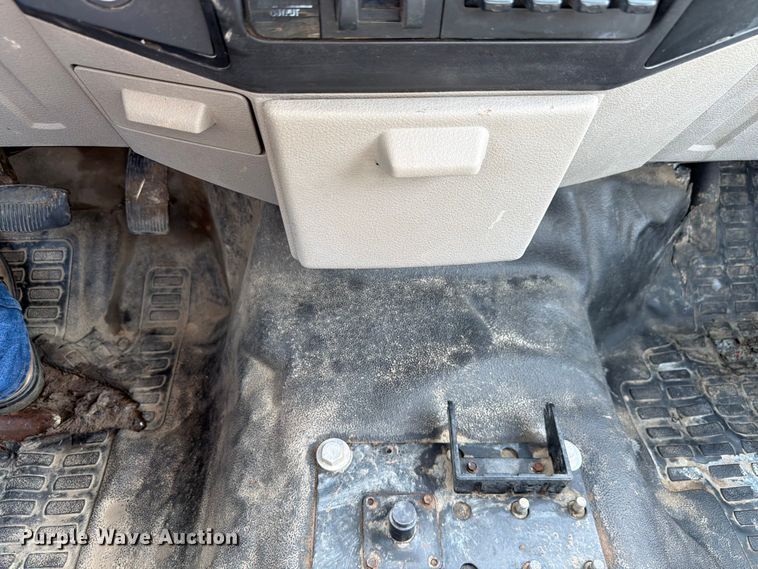 image for item EX4563 2008 Ford F350 Super Duty utility bed pickup truck