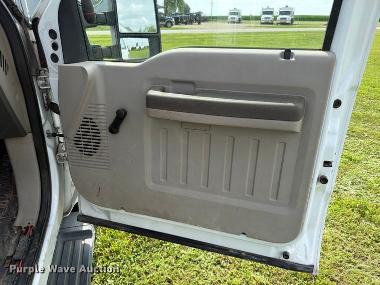 image for item EX4563 2008 Ford F350 Super Duty utility bed pickup truck