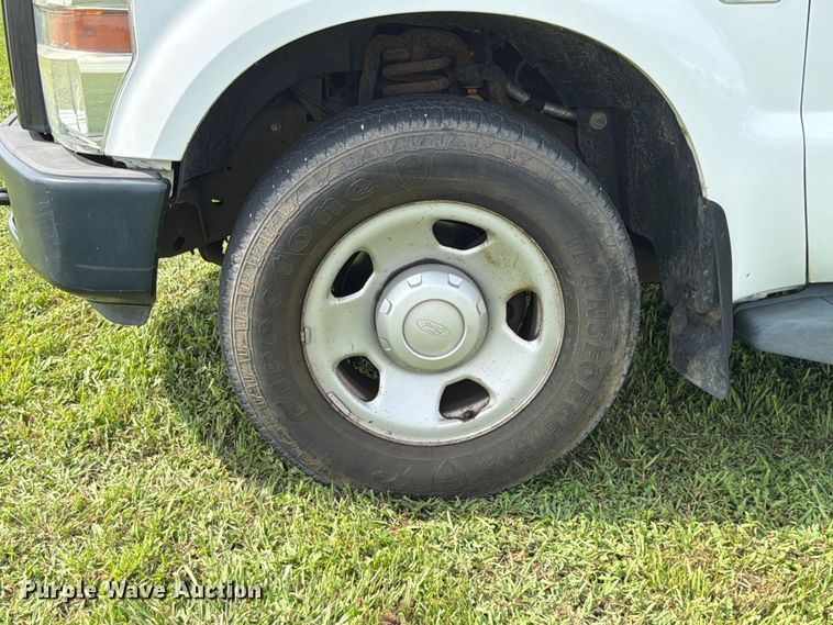 image for item EX4563 2008 Ford F350 Super Duty utility bed pickup truck