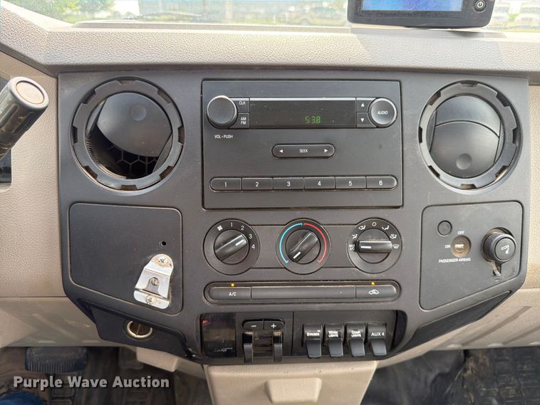 image for item EX4563 2008 Ford F350 Super Duty utility bed pickup truck