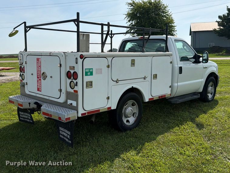 image for item EX4565 2006 Ford F350 Super Duty utility bed pickup truck