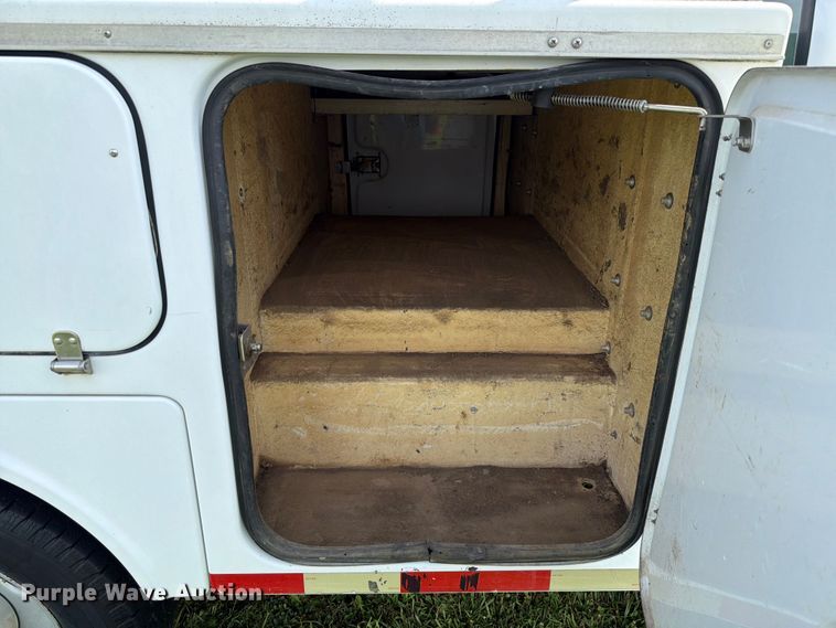 image for item EX4565 2006 Ford F350 Super Duty utility bed pickup truck