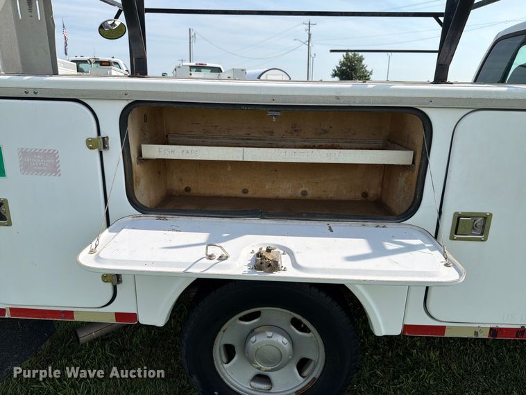 image for item EX4565 2006 Ford F350 Super Duty utility bed pickup truck