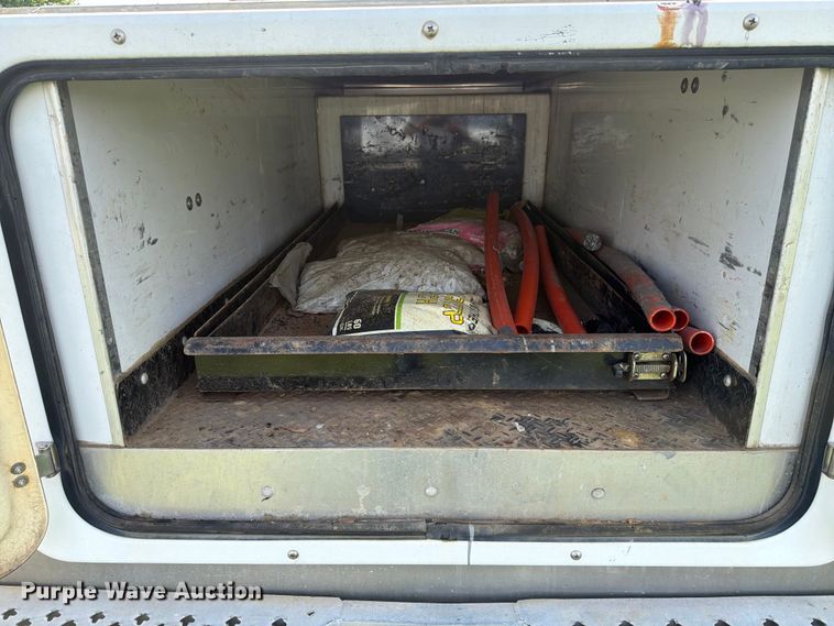 image for item EX4565 2006 Ford F350 Super Duty utility bed pickup truck