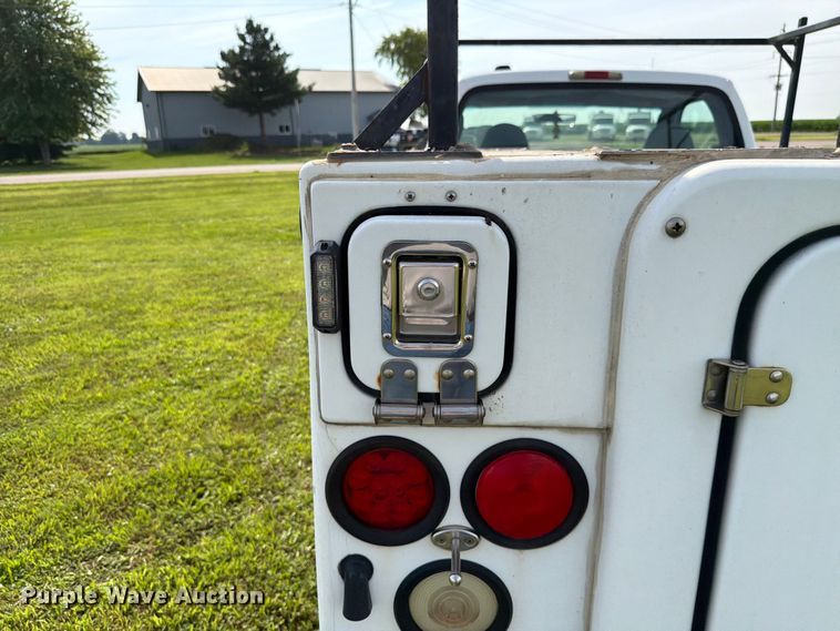 image for item EX4565 2006 Ford F350 Super Duty utility bed pickup truck
