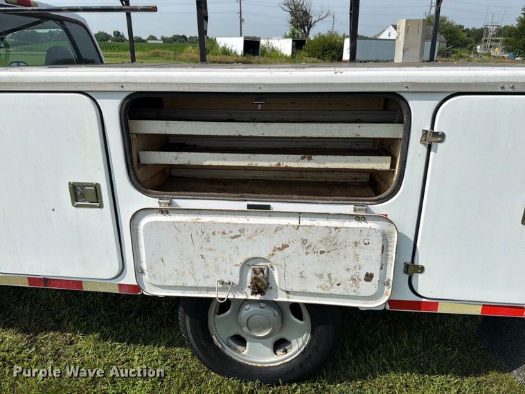 image for item EX4565 2006 Ford F350 Super Duty utility bed pickup truck