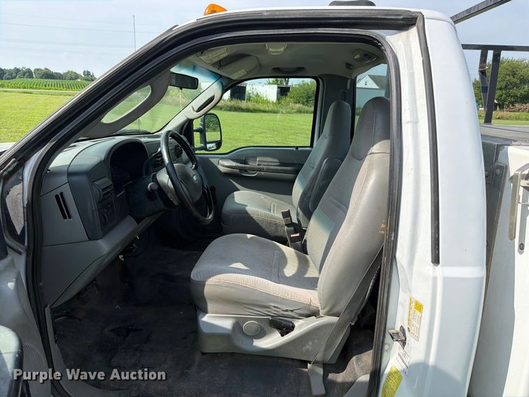 image for item EX4565 2006 Ford F350 Super Duty utility bed pickup truck