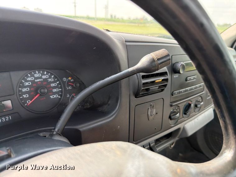 image for item EX4565 2006 Ford F350 Super Duty utility bed pickup truck