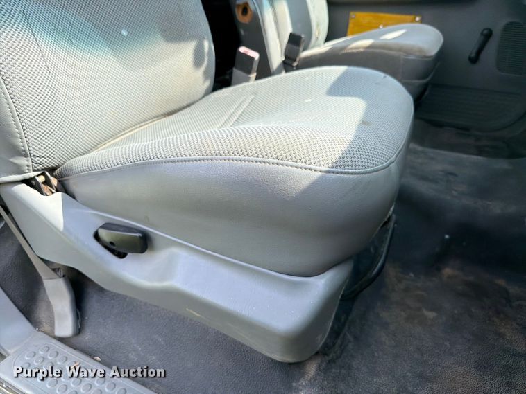 image for item EX4565 2006 Ford F350 Super Duty utility bed pickup truck