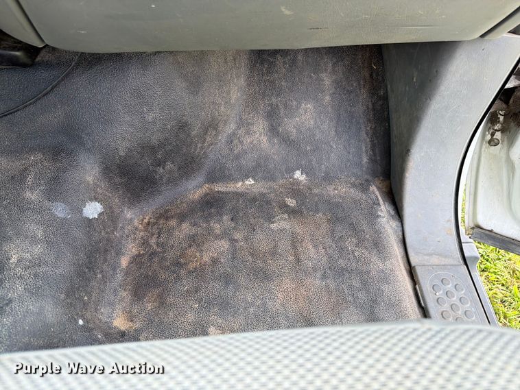 image for item EX4565 2006 Ford F350 Super Duty utility bed pickup truck