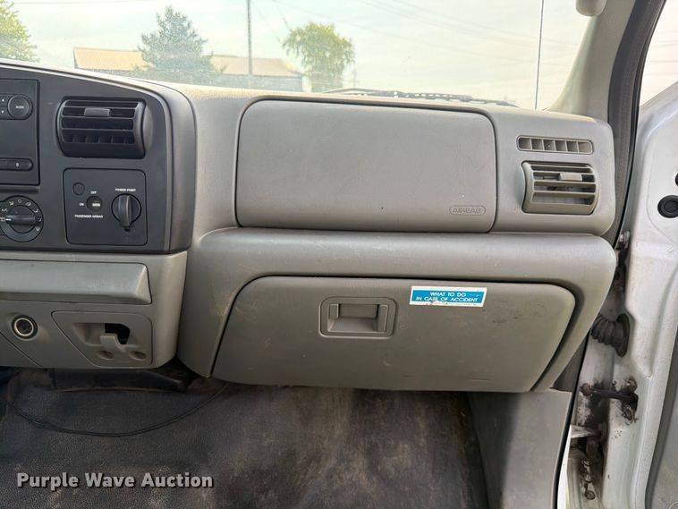 image for item EX4565 2006 Ford F350 Super Duty utility bed pickup truck