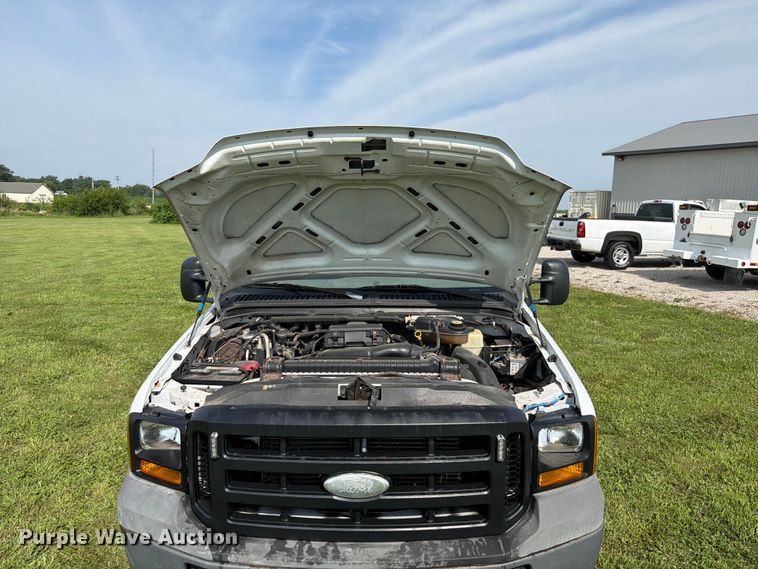 image for item EX4565 2006 Ford F350 Super Duty utility bed pickup truck