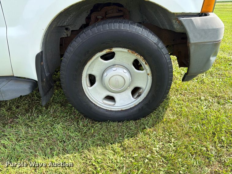 image for item EX4565 2006 Ford F350 Super Duty utility bed pickup truck